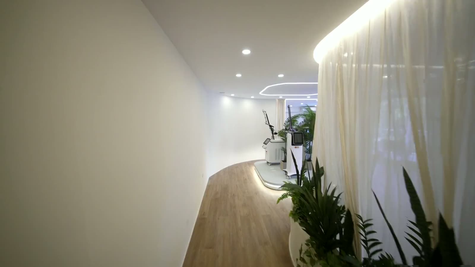 Equipo de medicina estética Cutánea en consultorio
